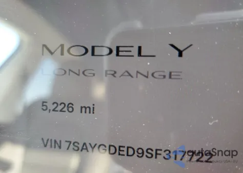 2025 Tesla Model Y z USA, uszkodzony, nr VIN 7SAYGDED9SF317722